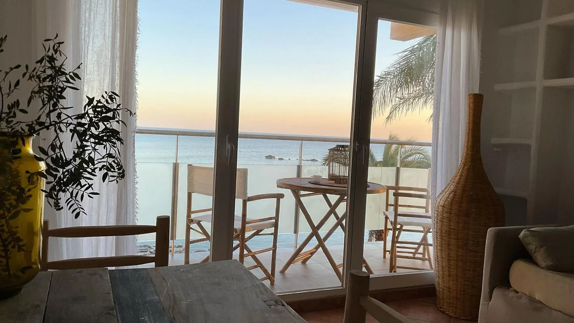 Attico Fronte Mare Espardell19 Es Pujols Apartment